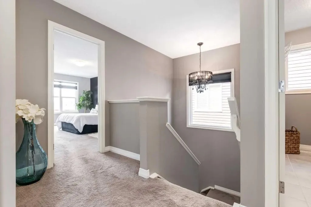 33 Evansglen Drive NW Calgary AB T3P0P4