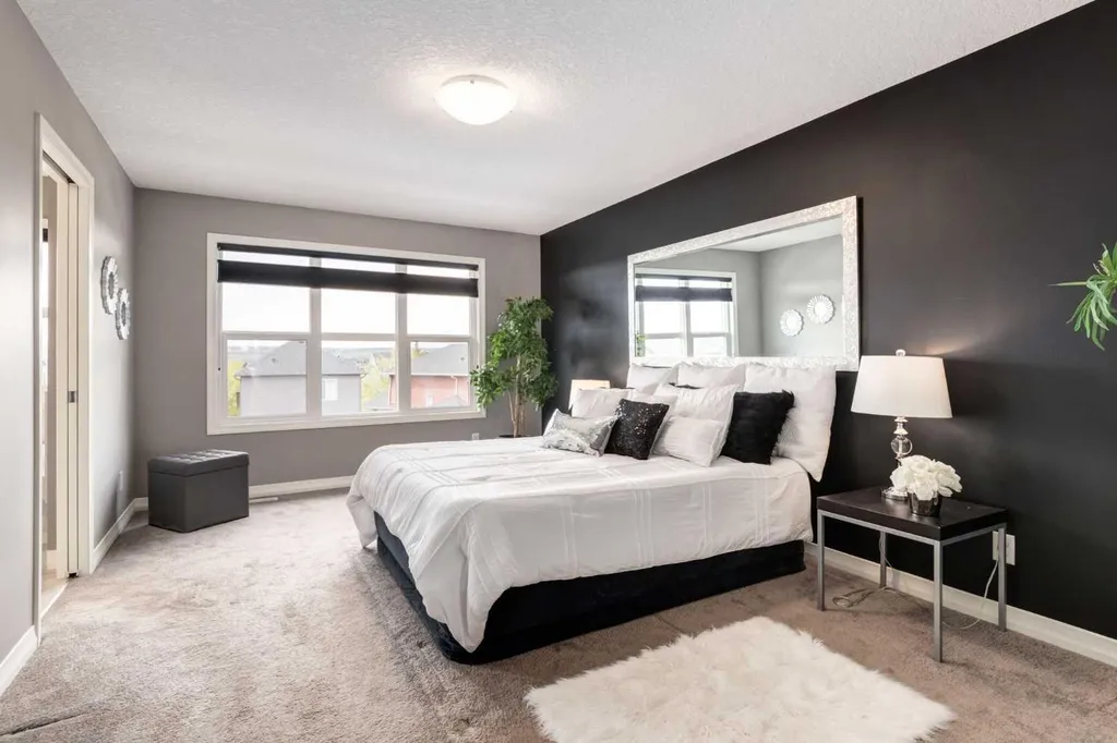 33 Evansglen Drive NW Calgary AB T3P0P4