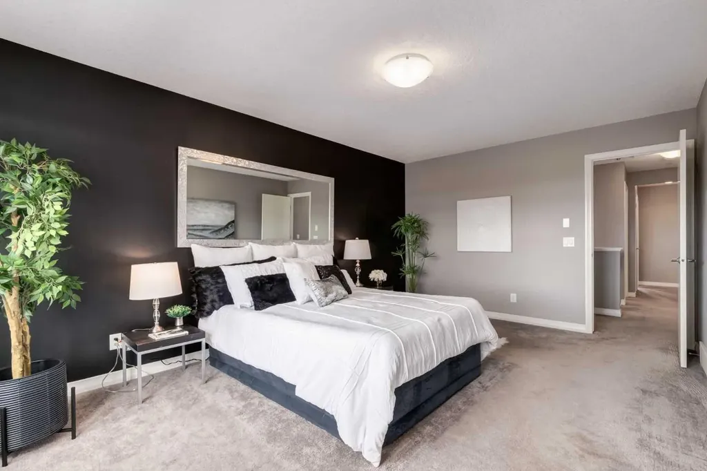 33 Evansglen Drive NW Calgary AB T3P0P4