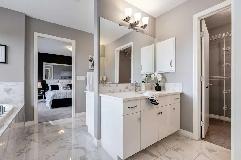 33 Evansglen Drive NW Calgary AB T3P0P4
