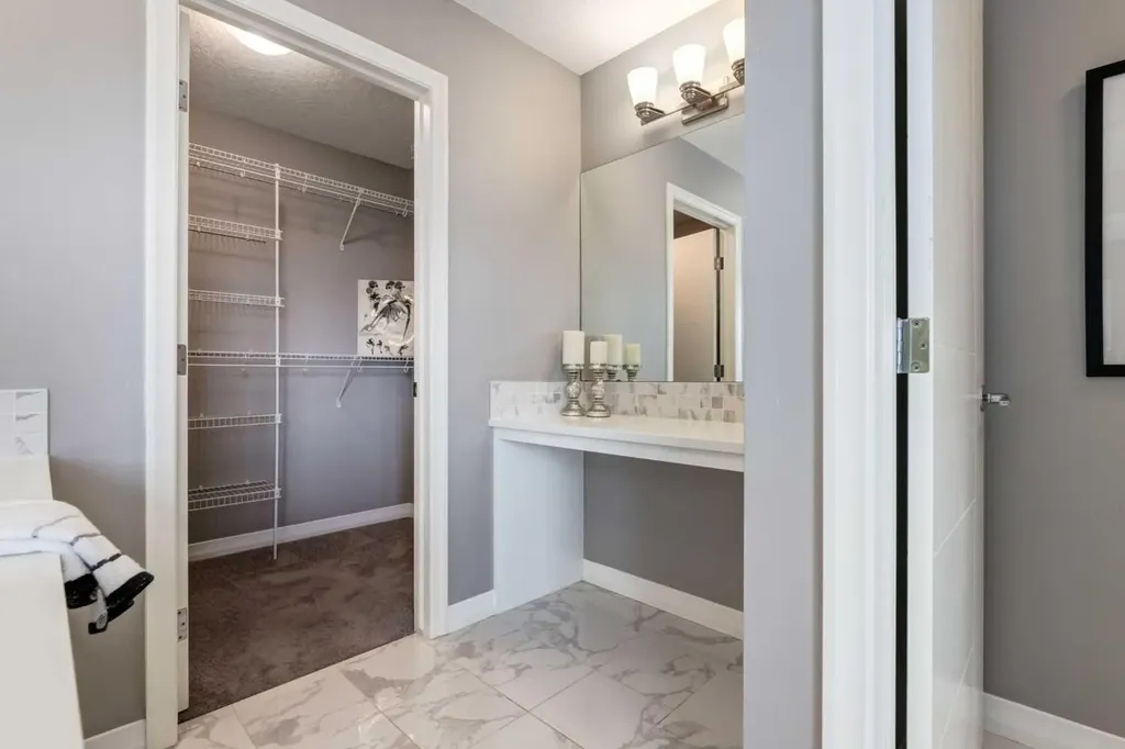 33 Evansglen Drive NW Calgary AB T3P0P4