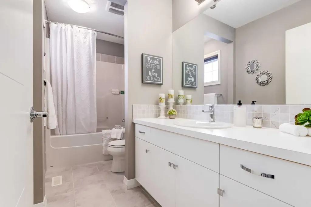 33 Evansglen Drive NW Calgary AB T3P0P4