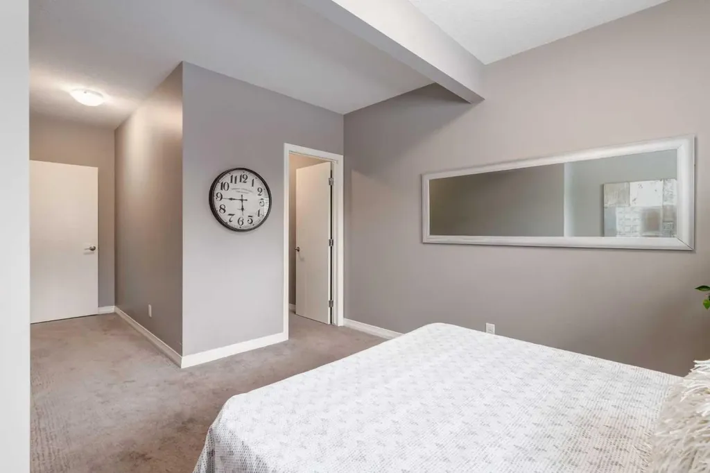 33 Evansglen Drive NW Calgary AB T3P0P4