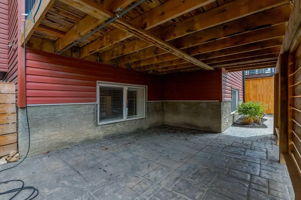 33 Evansglen Drive NW Calgary AB T3P0P4