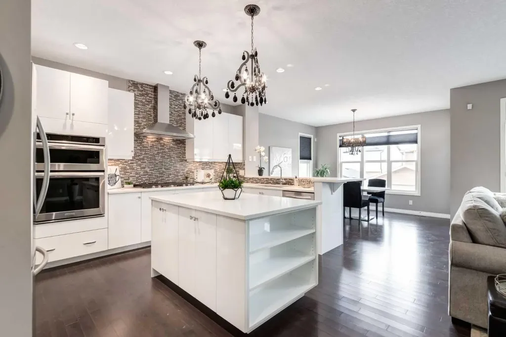 33 Evansglen Drive NW Calgary AB T3P0P4