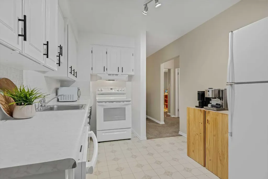 3112 42 Street SW Calgary AB T3E 3M3