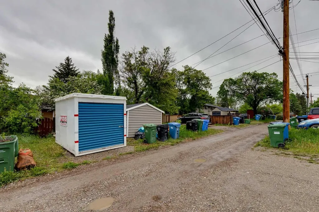 3112 42 Street SW Calgary AB T3E 3M3