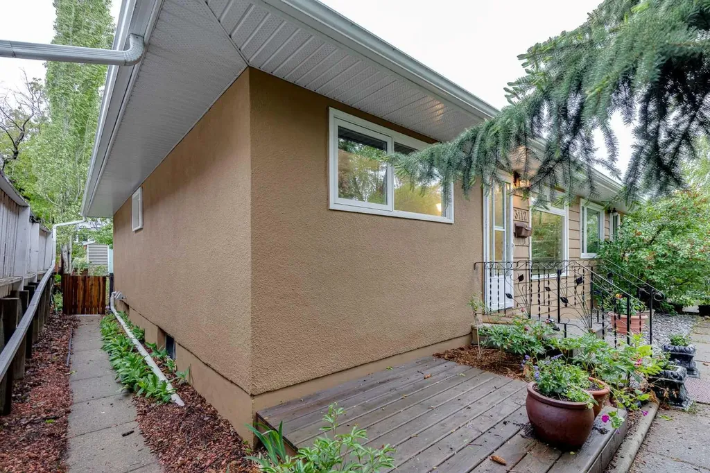 3112 42 Street SW Calgary AB T3E 3M3
