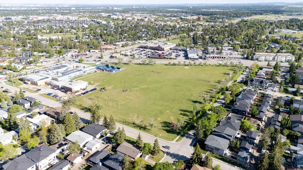 3112 42 Street SW Calgary AB T3E 3M3