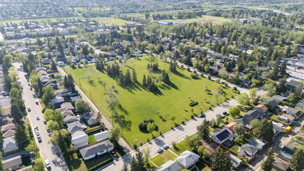 3112 42 Street SW Calgary AB T3E 3M3