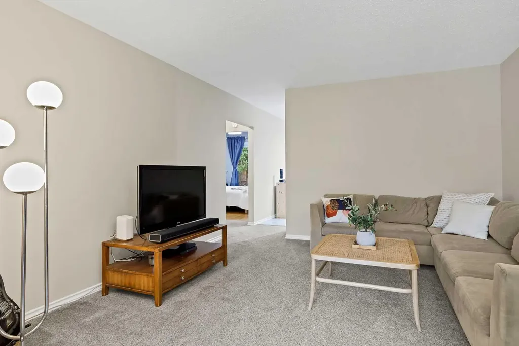 3112 42 Street SW Calgary AB T3E 3M3
