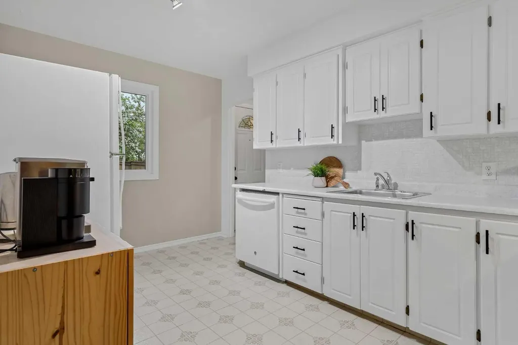 3112 42 Street SW Calgary AB T3E 3M3