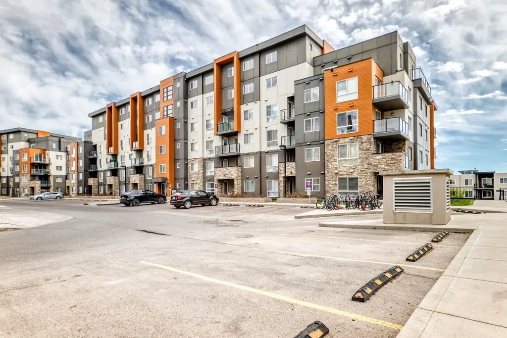 10 Kincora Glen Park NW Calgary AB T3R 1K1