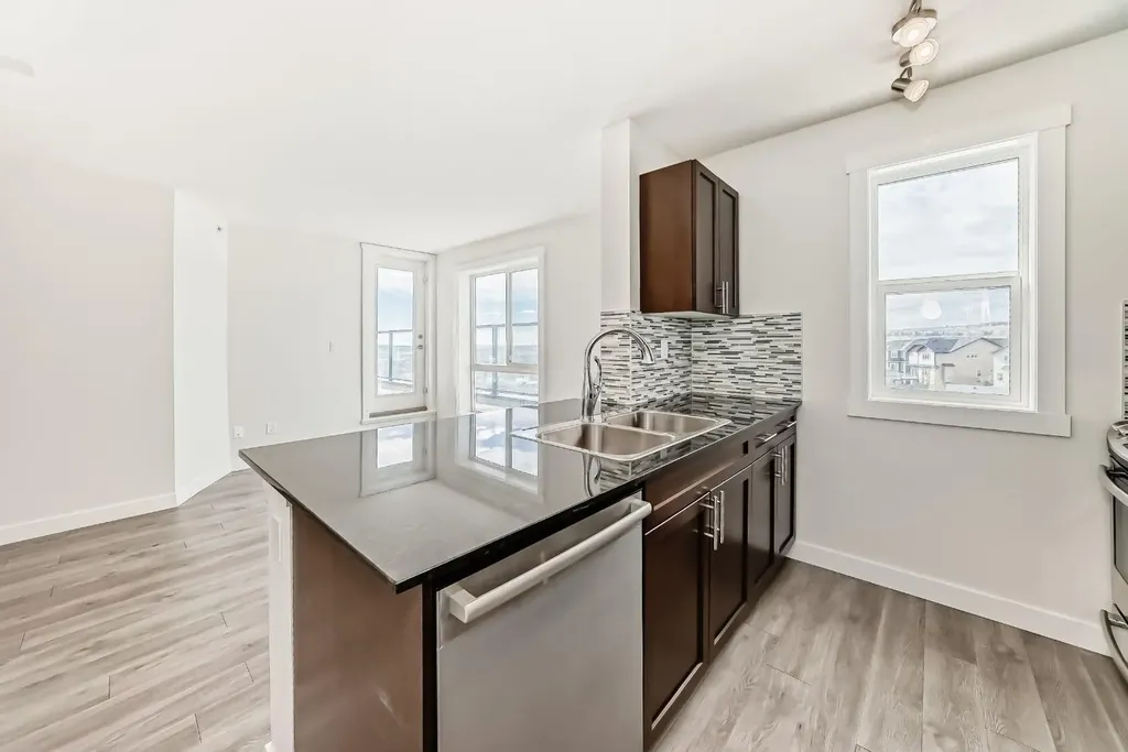 10 Kincora Glen Park NW Calgary AB T3R 1K1