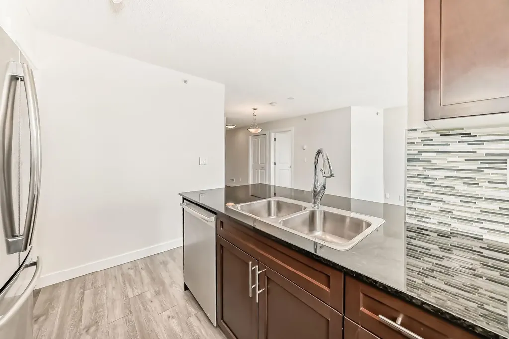 10 Kincora Glen Park NW Calgary AB T3R 1K1