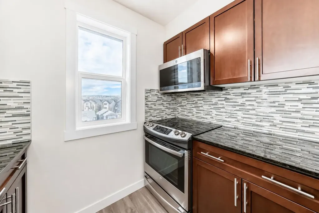 10 Kincora Glen Park NW Calgary AB T3R 1K1