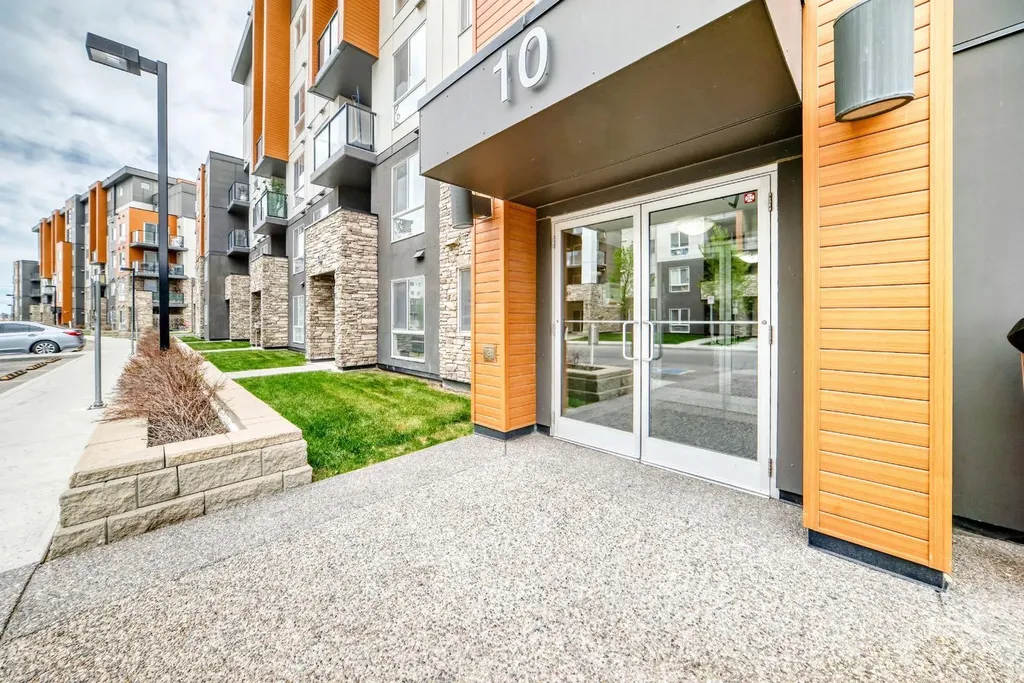 10 Kincora Glen Park NW Calgary AB T3R 1K1