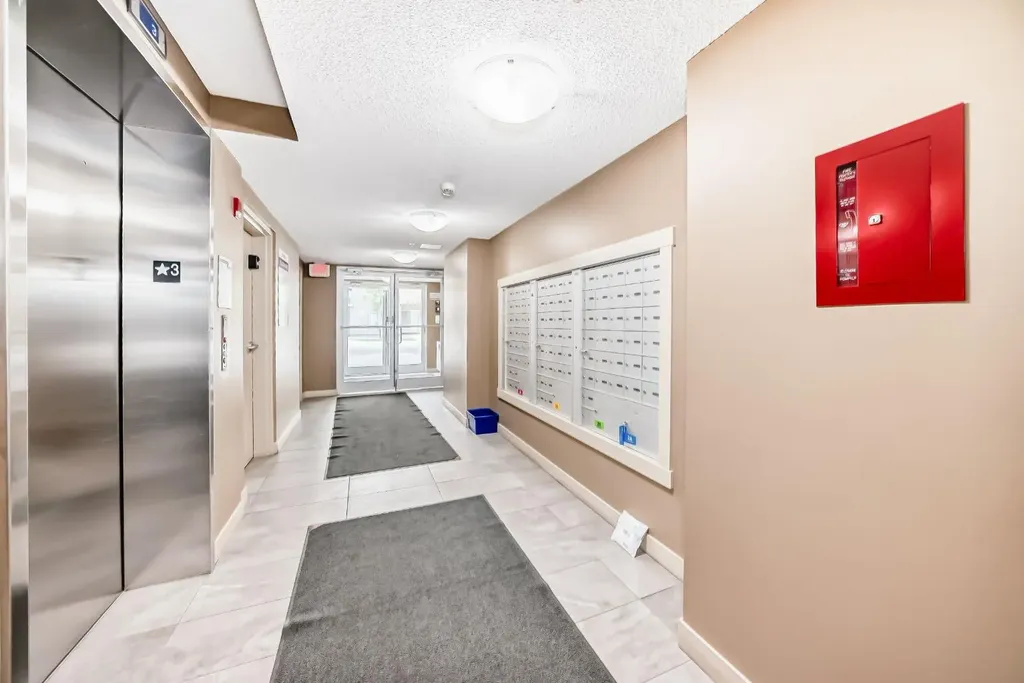 10 Kincora Glen Park NW Calgary AB T3R 1K1