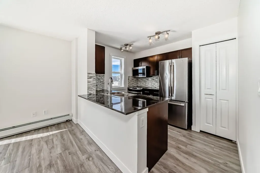 10 Kincora Glen Park NW Calgary AB T3R 1K1