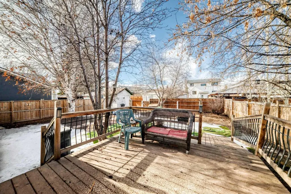 50 Green Meadow Drive Strathmore AB T1P1H2