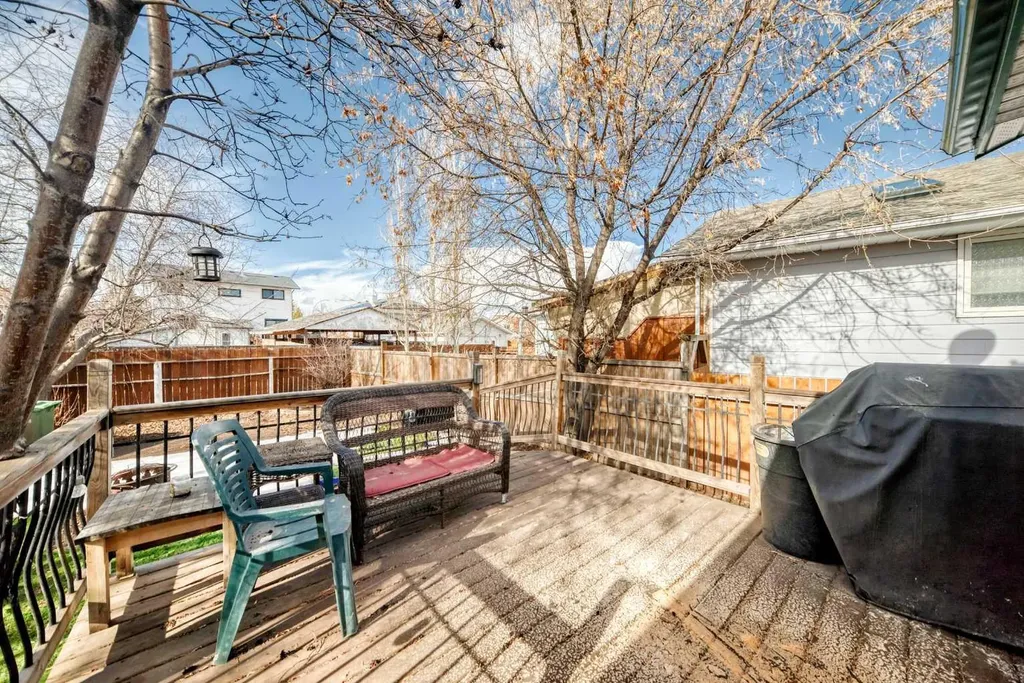 50 Green Meadow Drive Strathmore AB T1P1H2