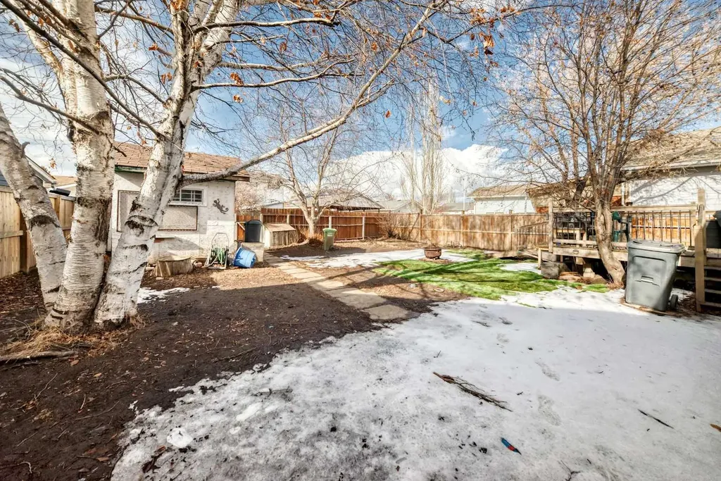 50 Green Meadow Drive Strathmore AB T1P1H2