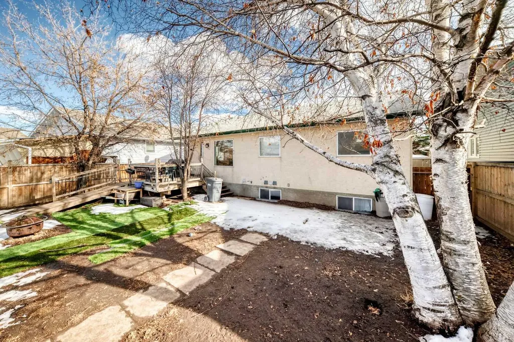 50 Green Meadow Drive Strathmore AB T1P1H2