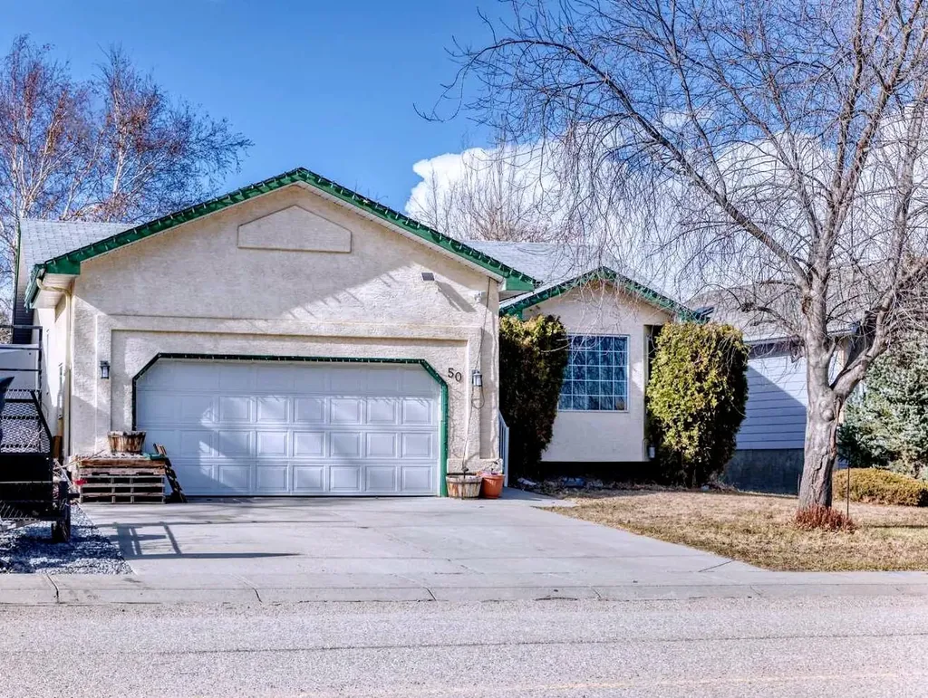 50 Green Meadow Drive Strathmore AB T1P1H2