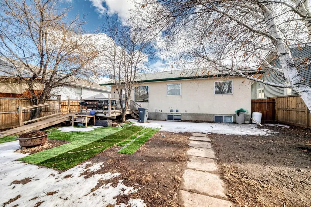 50 Green Meadow Drive Strathmore AB T1P1H2