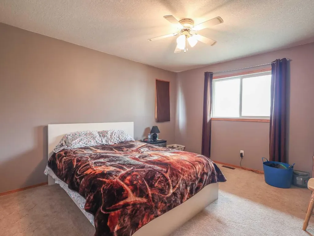 4905 82 Street Stettler AB T0C 2L0