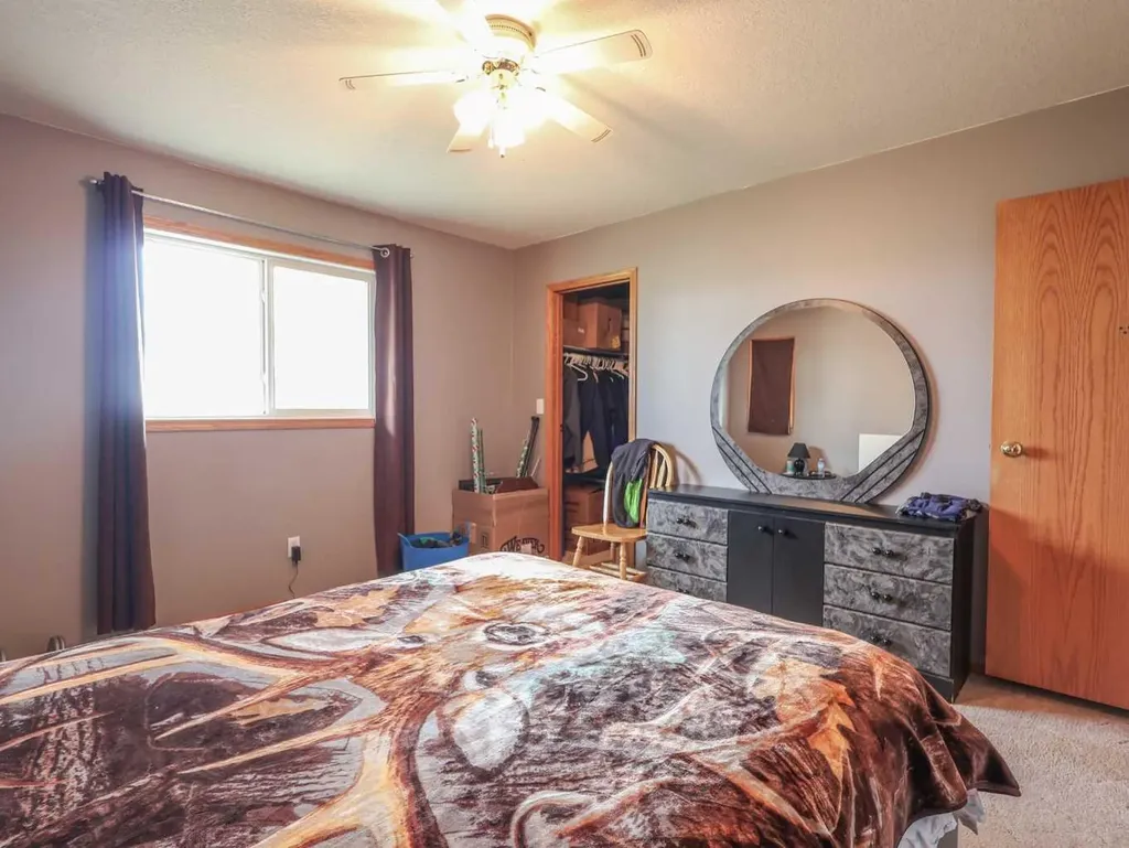 4905 82 Street Stettler AB T0C 2L0