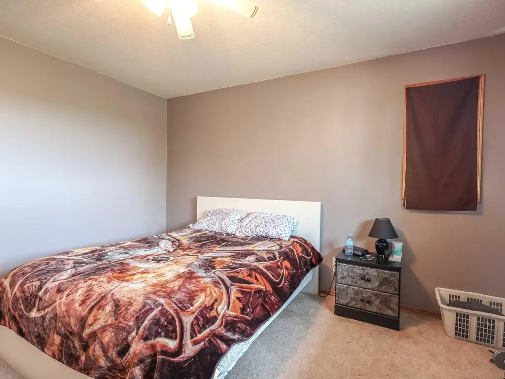 4905 82 Street Stettler AB T0C 2L0