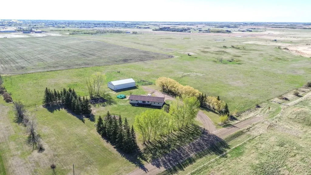 4905 82 Street Stettler AB T0C 2L0