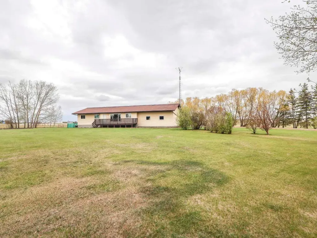 4905 82 Street Stettler AB T0C 2L0