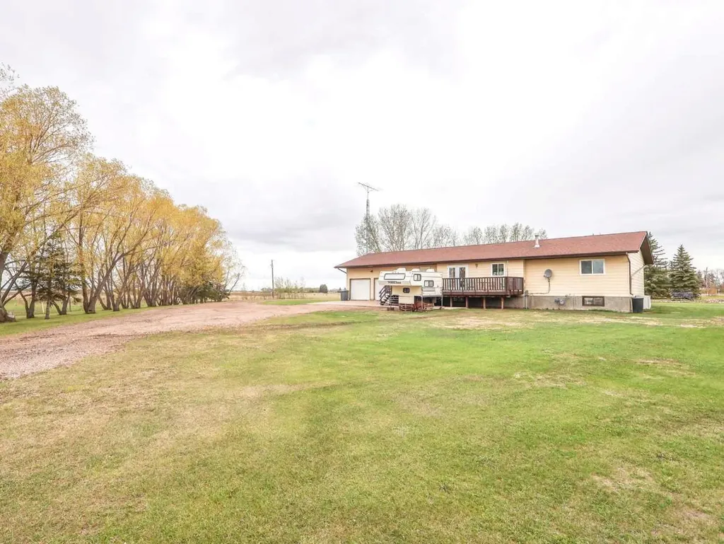 4905 82 Street Stettler AB T0C 2L0