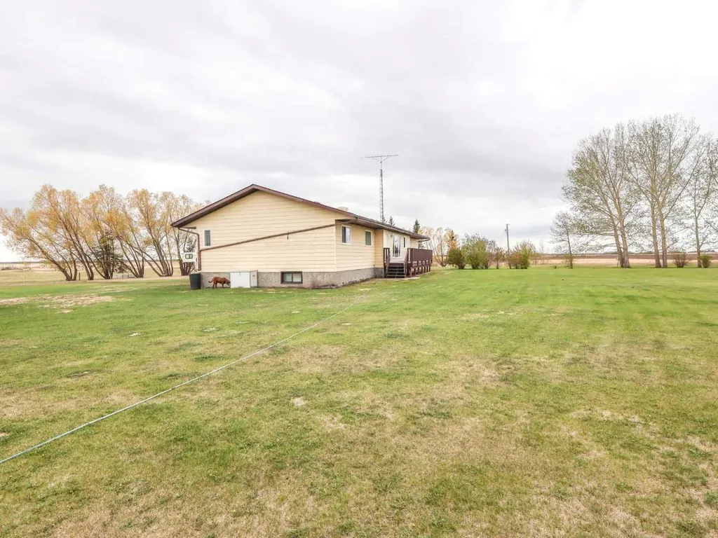 4905 82 Street Stettler AB T0C 2L0