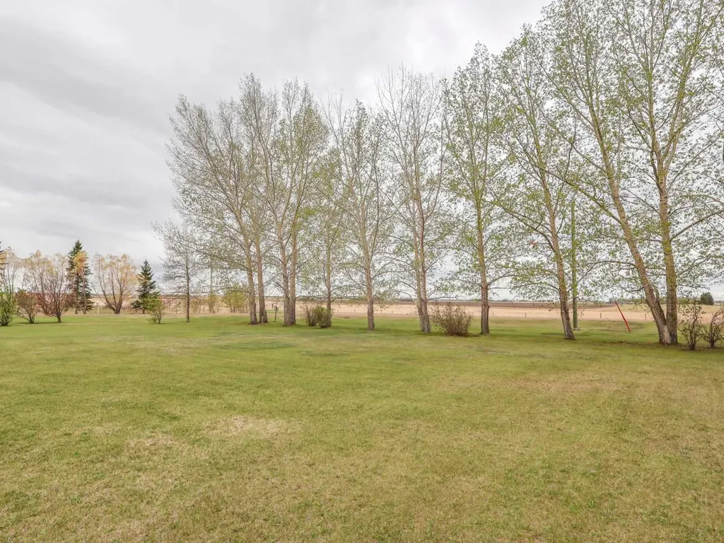 4905 82 Street Stettler AB T0C 2L0