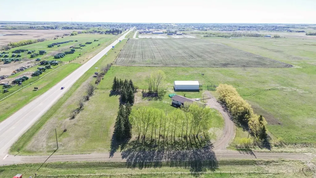 4905 82 Street Stettler AB T0C 2L0