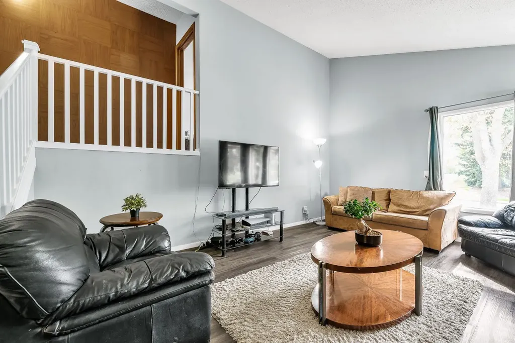 3156 Blakiston Drive NW Calgary AB T2L 1L8