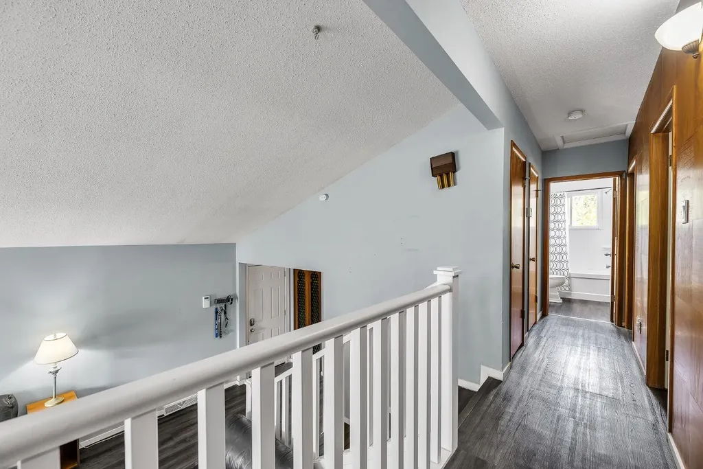 3156 Blakiston Drive NW Calgary AB T2L 1L8