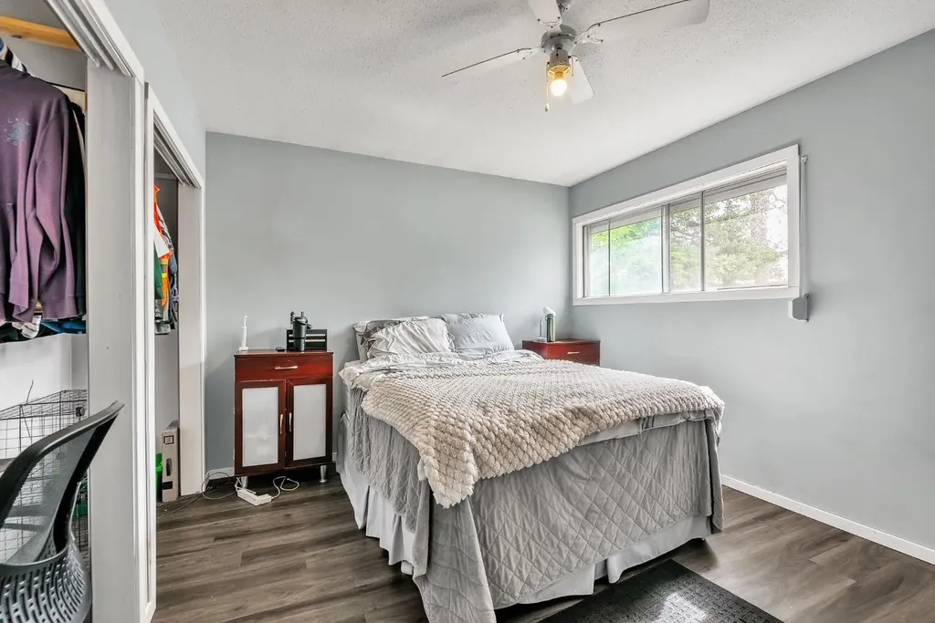 3156 Blakiston Drive NW Calgary AB T2L 1L8