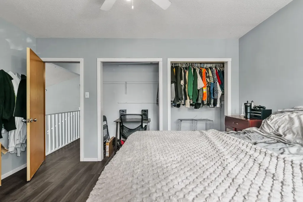 3156 Blakiston Drive NW Calgary AB T2L 1L8
