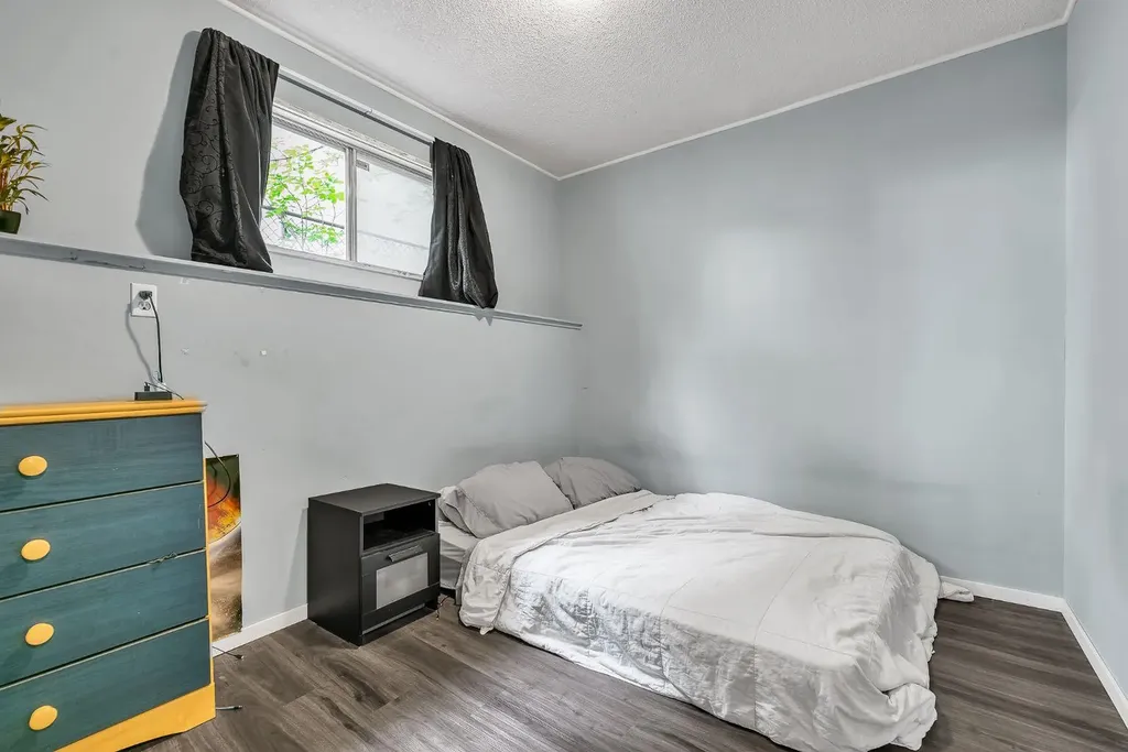 3156 Blakiston Drive NW Calgary AB T2L 1L8