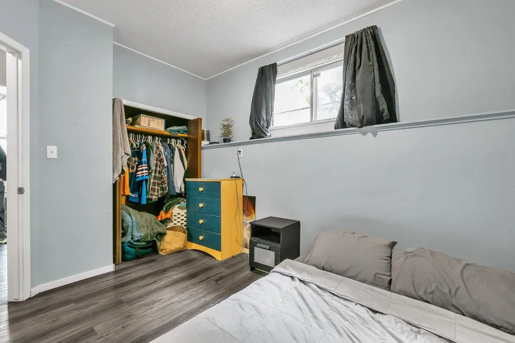 3156 Blakiston Drive NW Calgary AB T2L 1L8