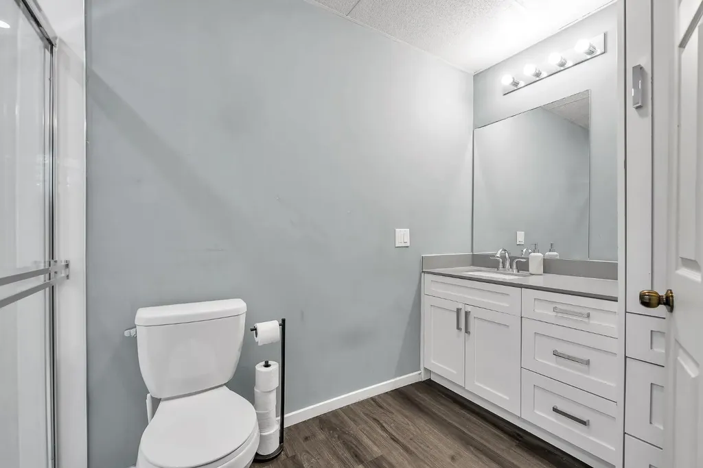 3156 Blakiston Drive NW Calgary AB T2L 1L8