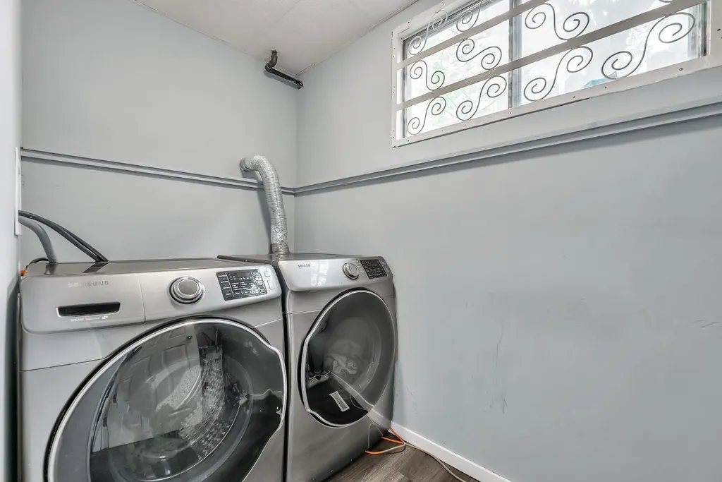 3156 Blakiston Drive NW Calgary AB T2L 1L8