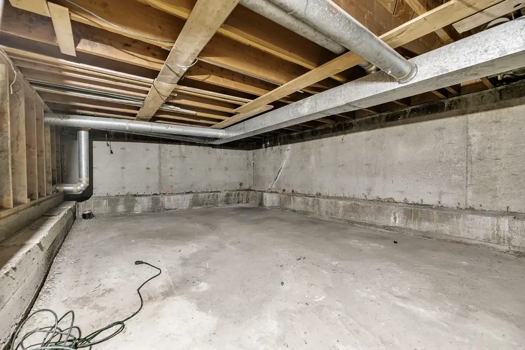 3156 Blakiston Drive NW Calgary AB T2L 1L8