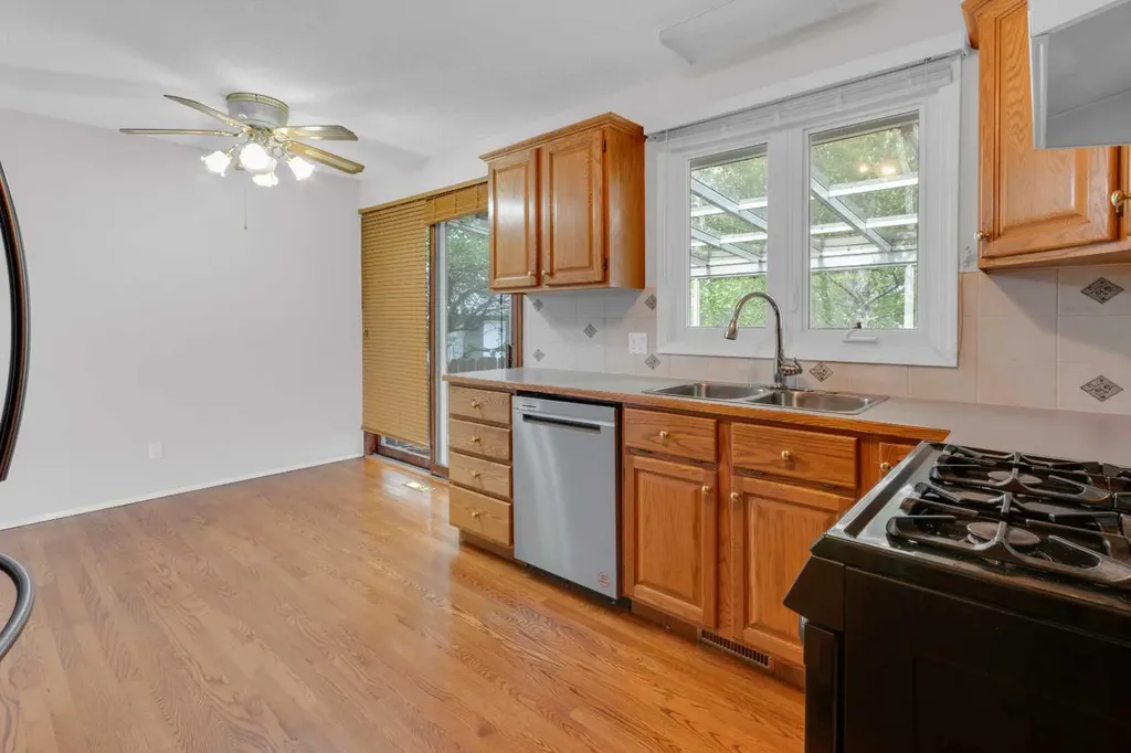 326 9 Street Beiseker AB T0M 0G0