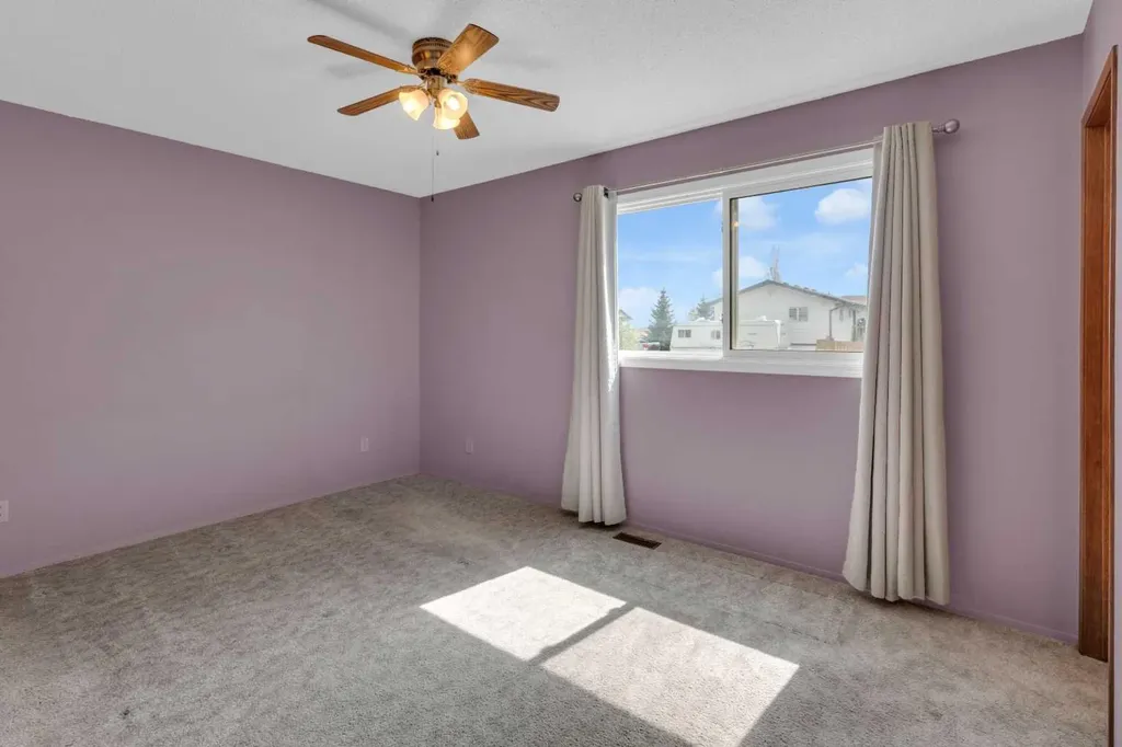 326 9 Street Beiseker AB T0M 0G0