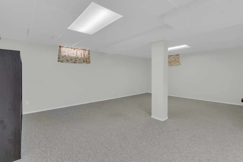 326 9 Street Beiseker AB T0M 0G0